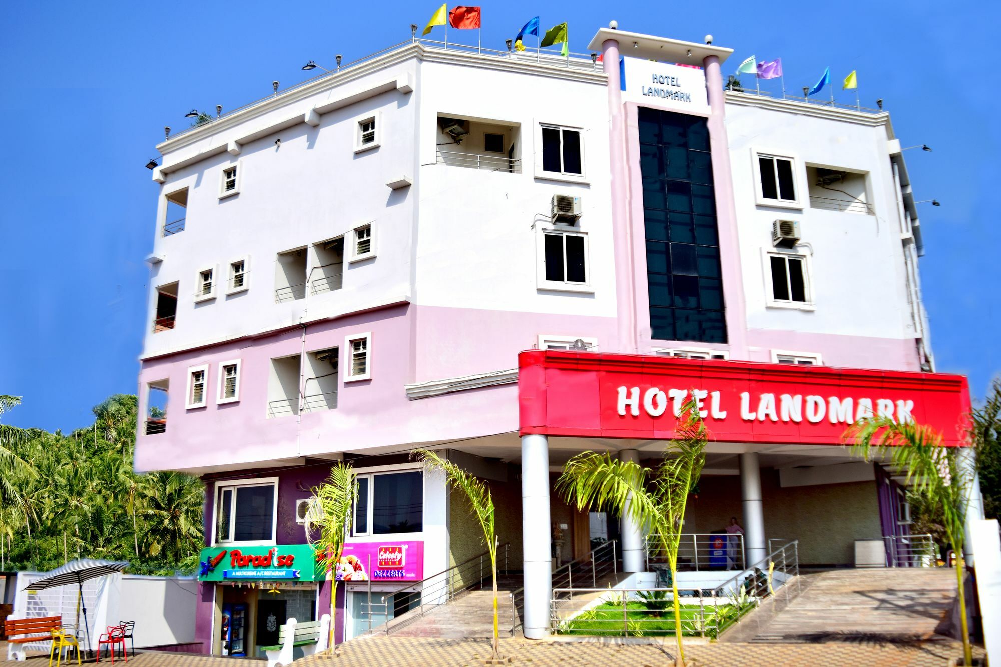 Hotel Landmark Bhuvanesvar Kültér fotó