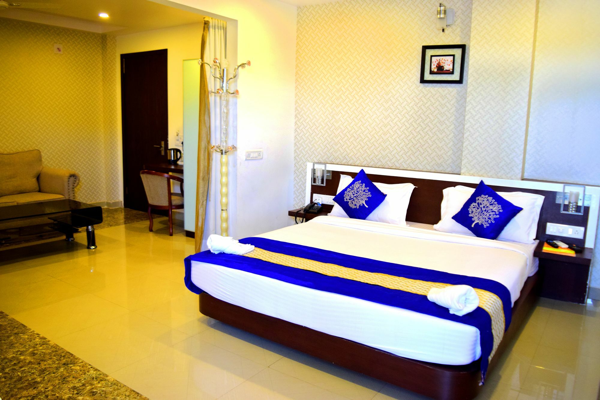 Hotel Landmark Bhuvanesvar Kültér fotó